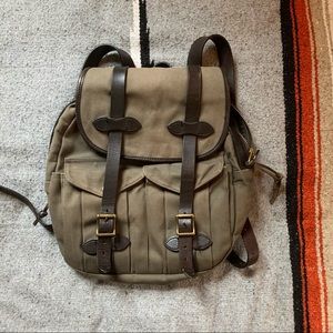 Filson Rugged Twill Rucksack in Otter Green